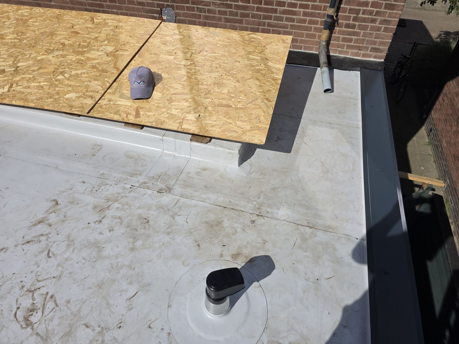 140 mm PIR-isolatie, duurzame fleeceback PVC en nieuwe dakkappen — foto 1