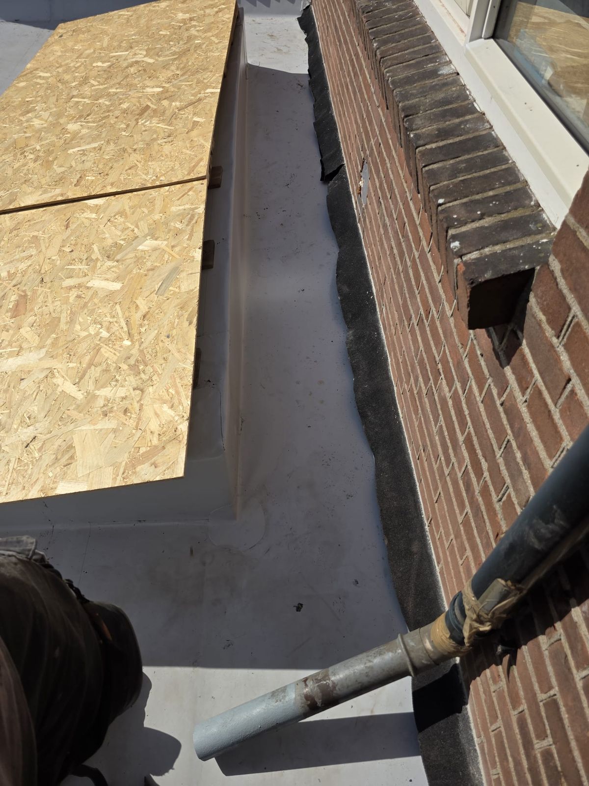 140 mm PIR-isolatie, duurzame fleeceback PVC en nieuwe dakkappen — foto 3