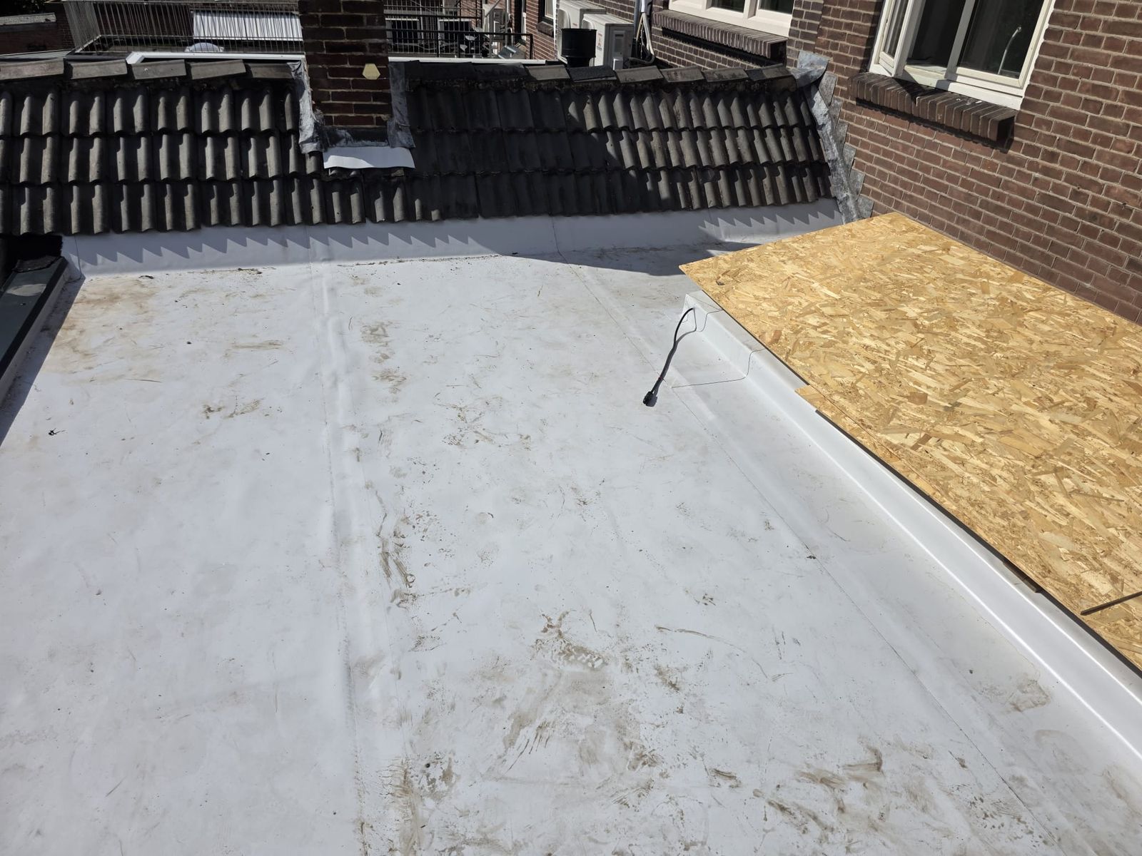 140 mm PIR-isolatie, duurzame fleeceback PVC en nieuwe dakkappen — foto 4