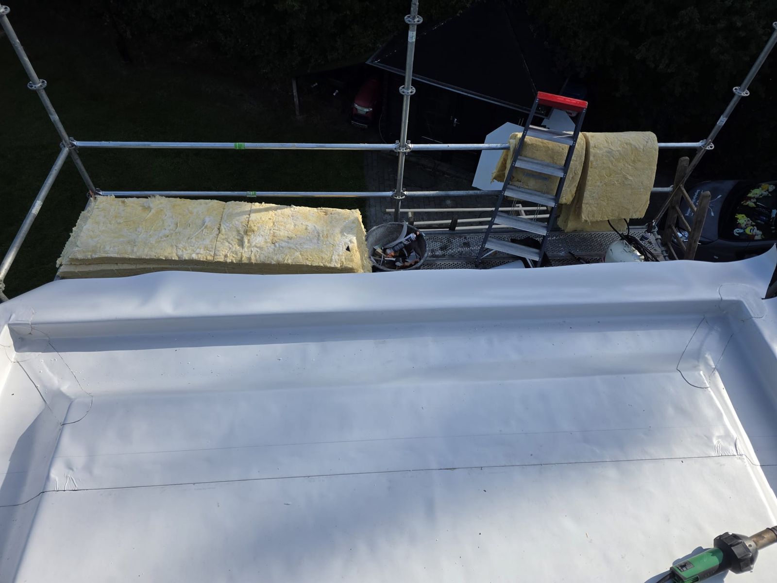 Dakkapel met 140 mm PIR-isolatie en een gootbaan, afgewerkt met duurzame fleeceback PVC — foto 2