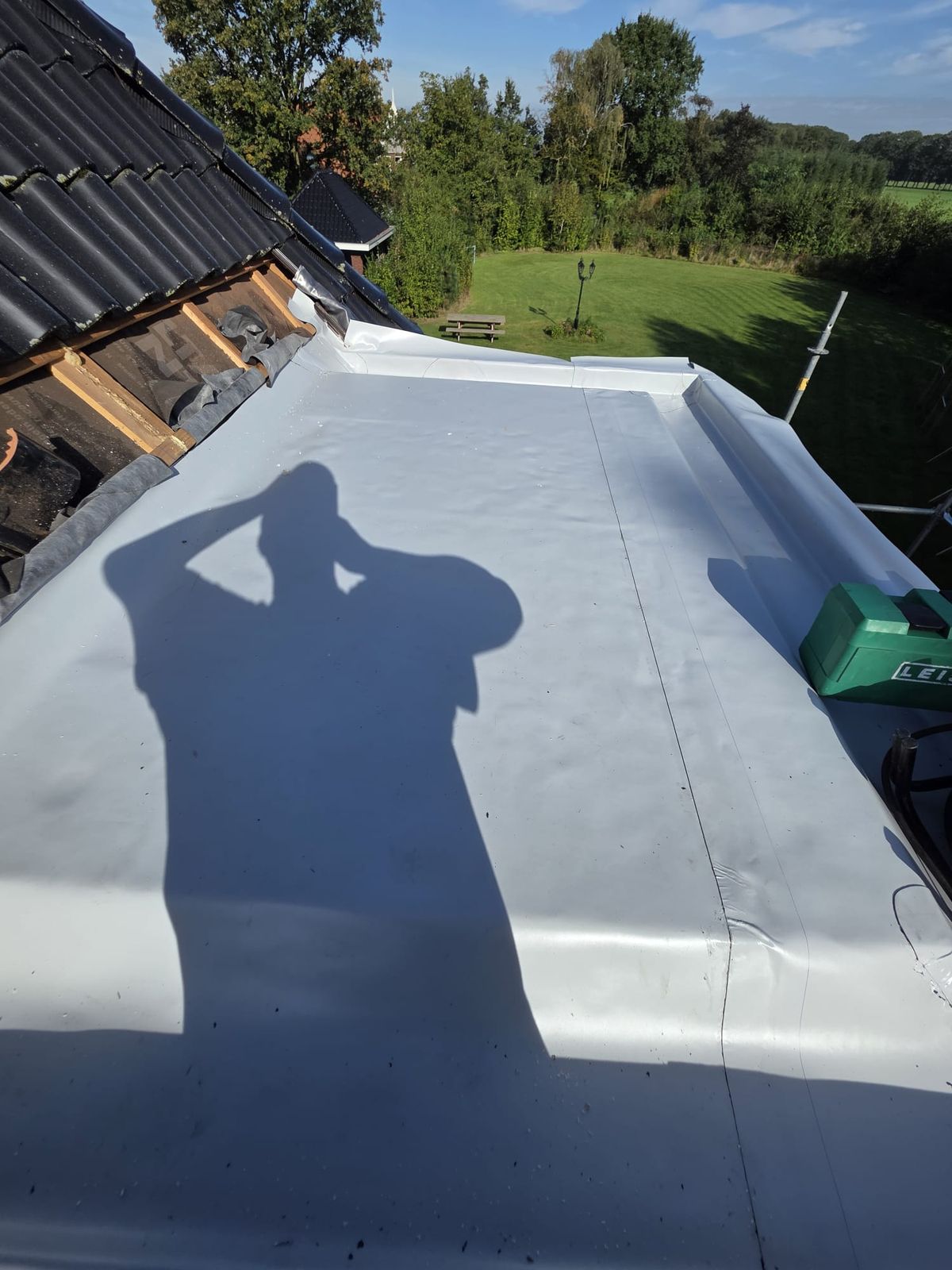 Dakkapel met 140 mm PIR-isolatie en een gootbaan, afgewerkt met duurzame fleeceback PVC — foto 3