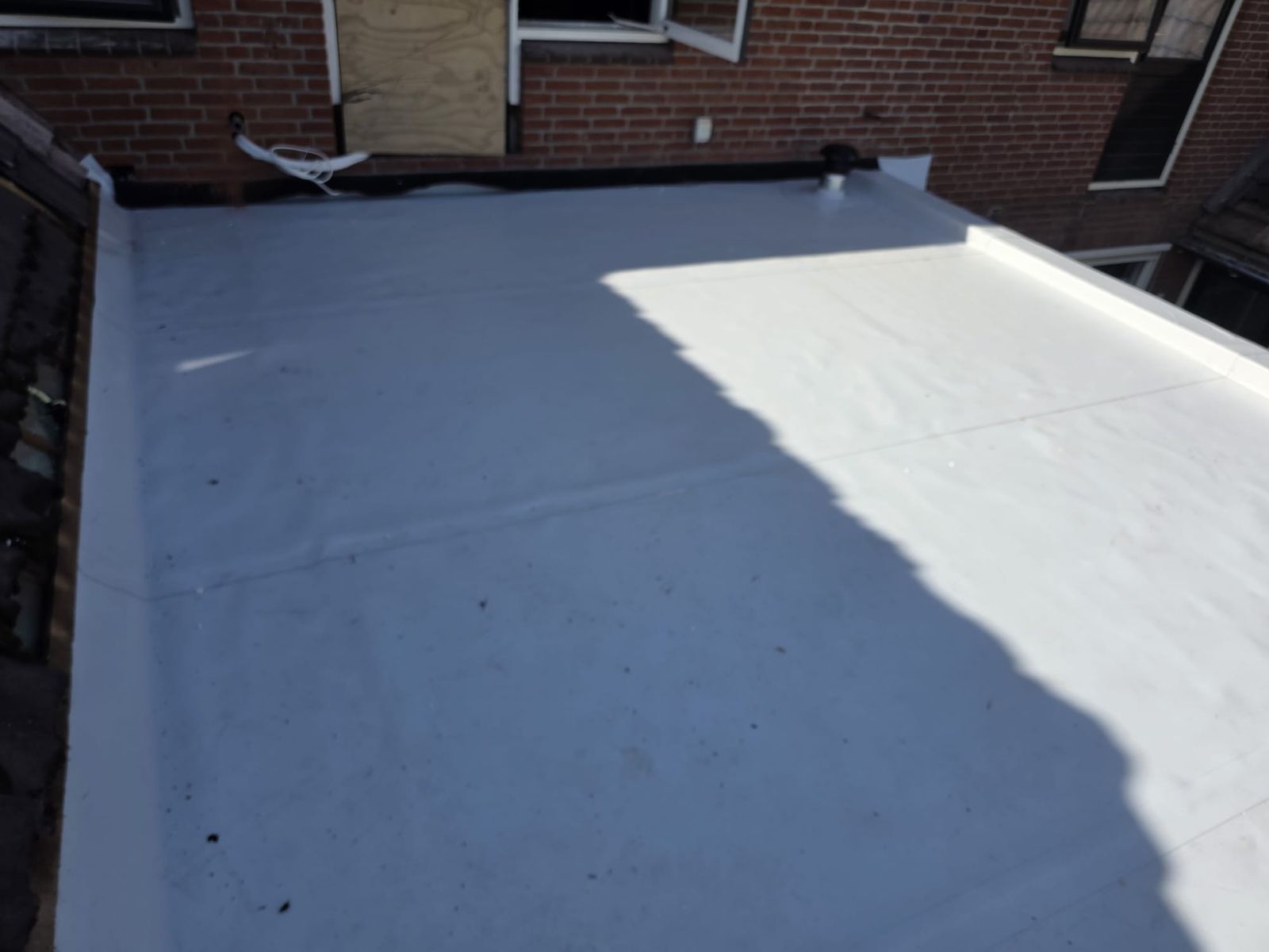 140 mm PIR-isolatie en een gootbaan met bitumen — foto 1