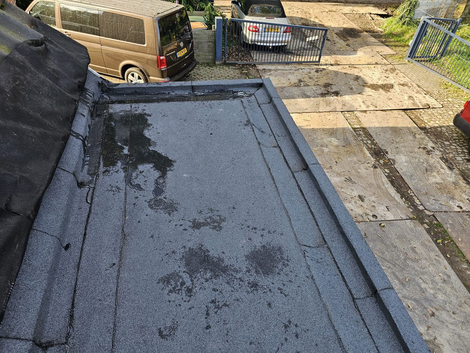 Nieuwbouwproject met 140 mm PIR-isolatie en een gootbaan met fleeceback — foto 2